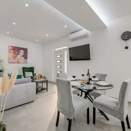 Brand New Luxury Apartment Asi Split Exterior photo